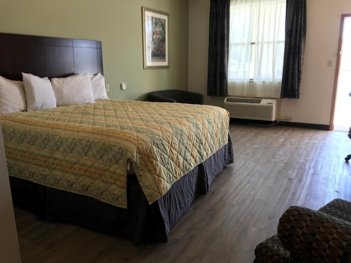 Big Lake Inn And Suites Exteriör bild